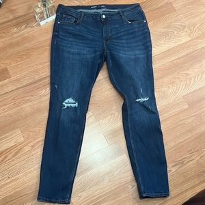 Old Navy Mid Rise Rockstar Super Skinny Distressed Jeans Sz 18